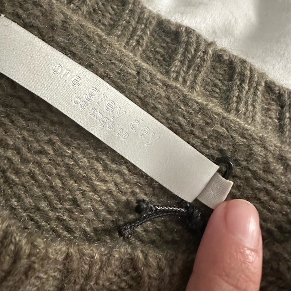 NWT 100% Cashmere Green Sweater - Picture 2 of 3